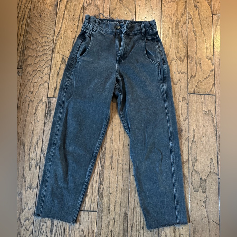 Zara Women’s Dark Gray Relaxed Jeans